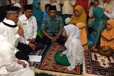 Mengharukan, Dituntun Walikota Padang, Dua Bocah Blasteran India dan Belanda Ini Masuk Islam