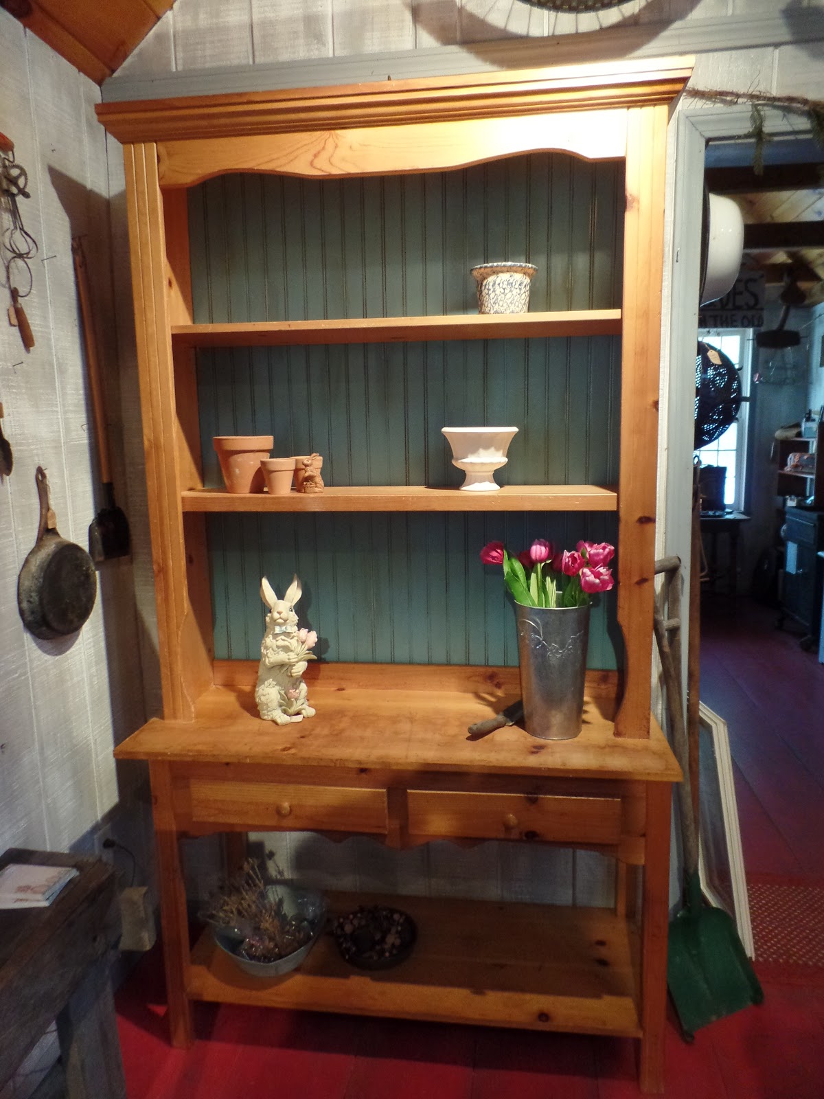 Log Cabin Antiques & Gifts Pine hutch