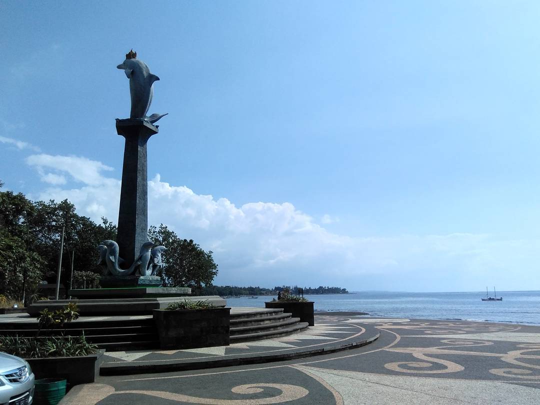 Пляж ловина бали