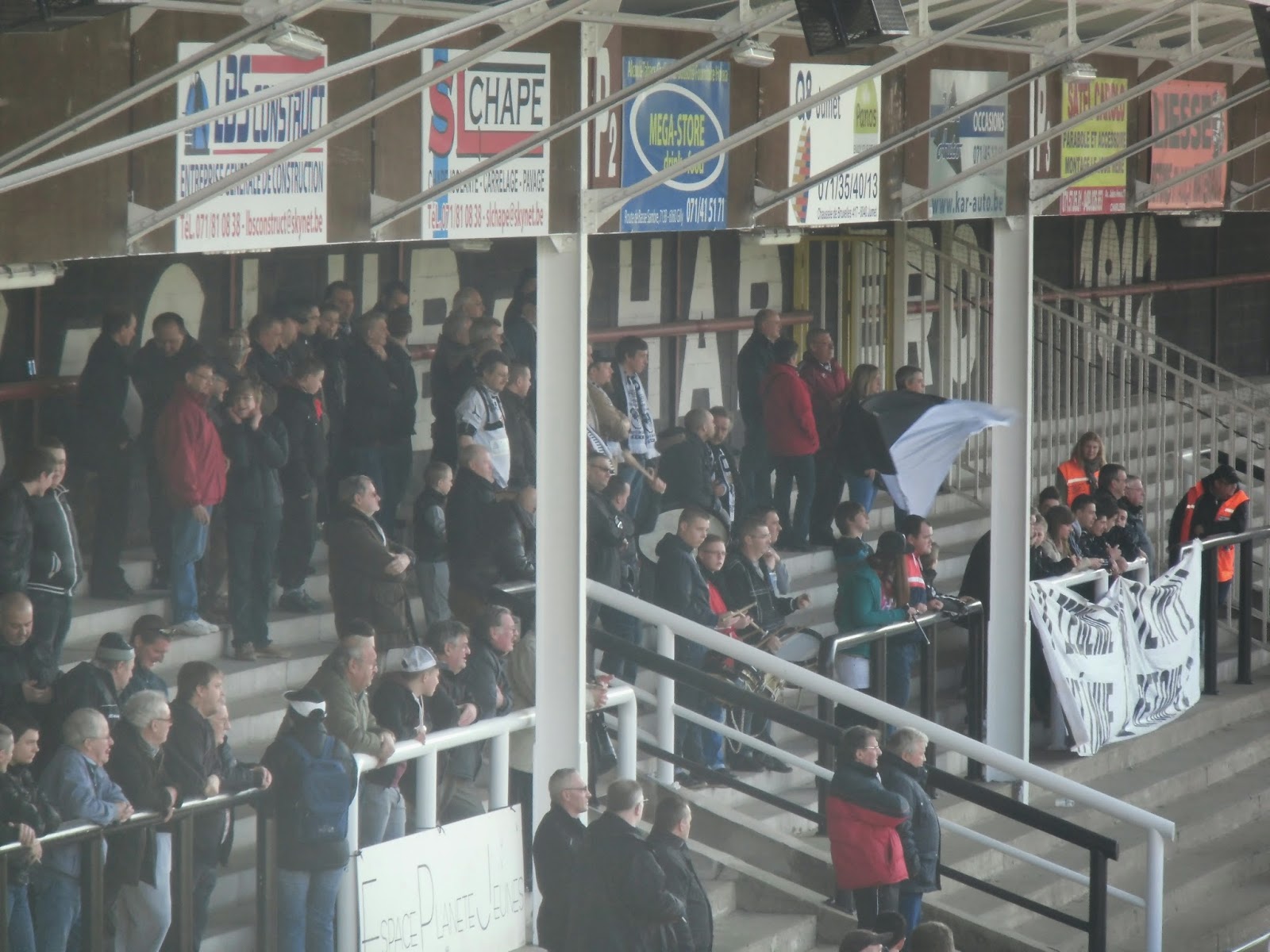 stade de neuville sur oise