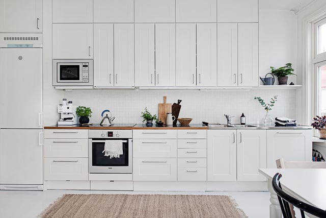 Cocina decorada en color blanco
