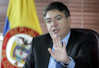 Corrupción en Venezuela Colombia. El Ministro de Finanzas y Crédito Público de Colombia, Mauricio Cárdenas,participó en la reunión en México para analizar corrupción gubernamental venezolana y sus redes de apoyo.
