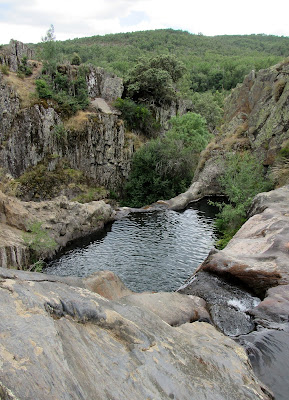 Baño en la cascada del Aljibe