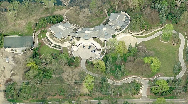 Mansion of the late billionaire William Davidson. House of the Late Detroit Pistons Billionaire Owner William Davidson.