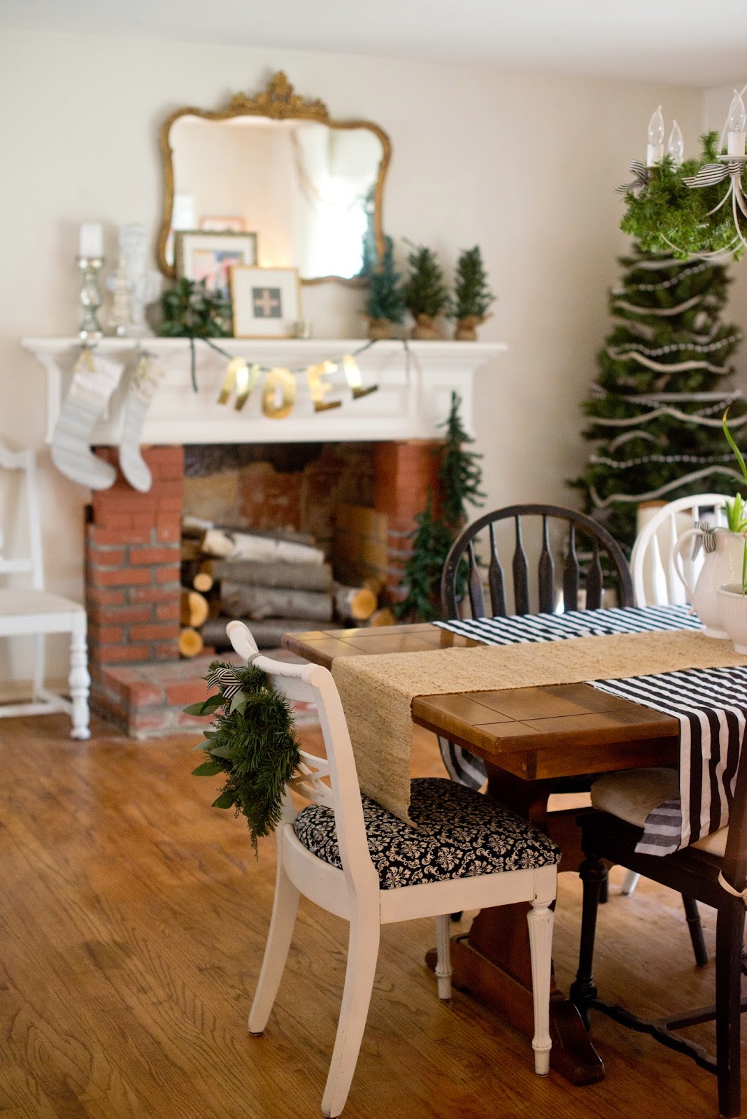 Domestic Fashionista: Rustic and Natural Christmas Dining Room