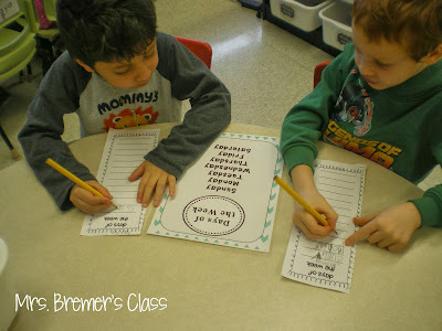 Writing center activities for Kindergarten and First Grade- writing lists give students confidence in their writing! Perfect for Daily 5! #writinglists #writing #writingcenter #kindergarten #kindergartenwriting #daily5 #lists #1stgradewriting #1stgrade