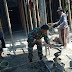 Babinsa Sertu Kiswan Bantu Warga Rehab Masjid Royatullah