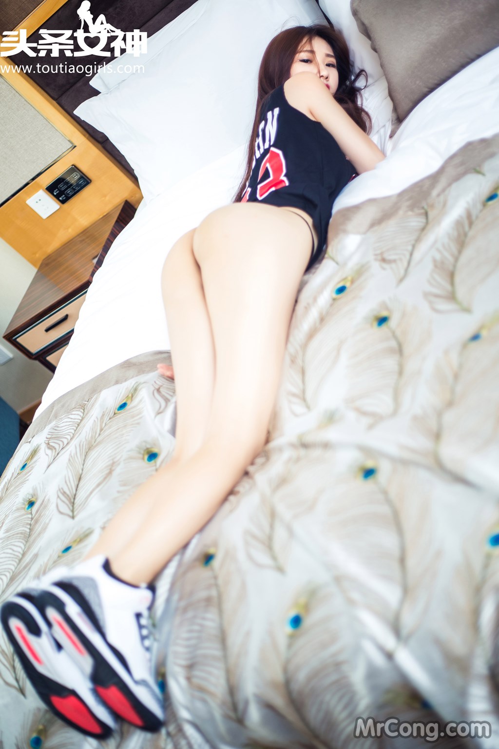 TouTiao 2016-08-13: Model Zhang Zi Ke (张子珂) (39 photos)