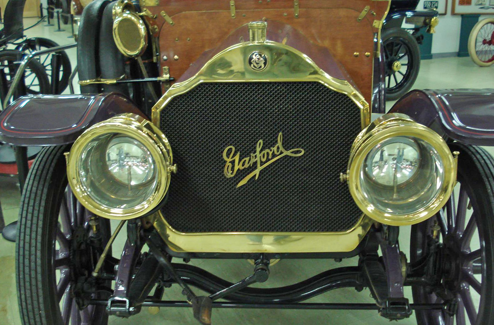 Vintage Car Emblem Identification