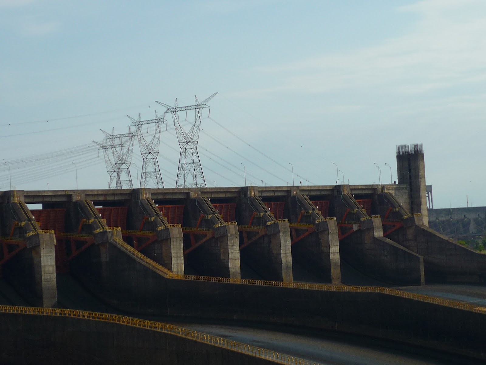 Iri ist dann mal weg Eindrücke aus...Itaipú und Iguazú