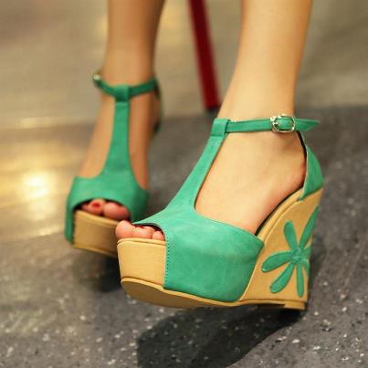 Fashion : wallpapers| beautiful wallaper| shoes wallapaper| cute shoes