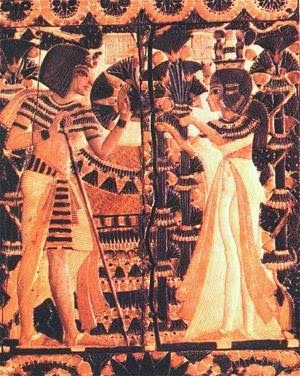 tut-with-queen