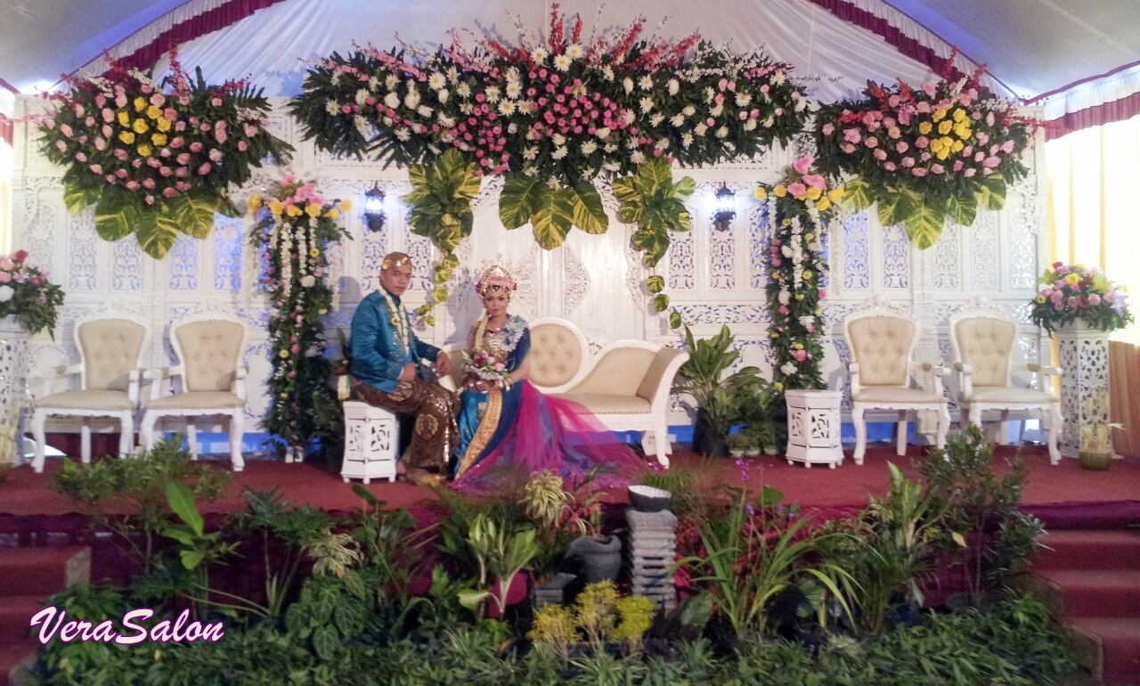 salon tulungagung paket dekorasi pernikahan dan rias pengantin murah bagus salon tulungagung paket dekorasi pernikahan dan rias pengantin murah bagus