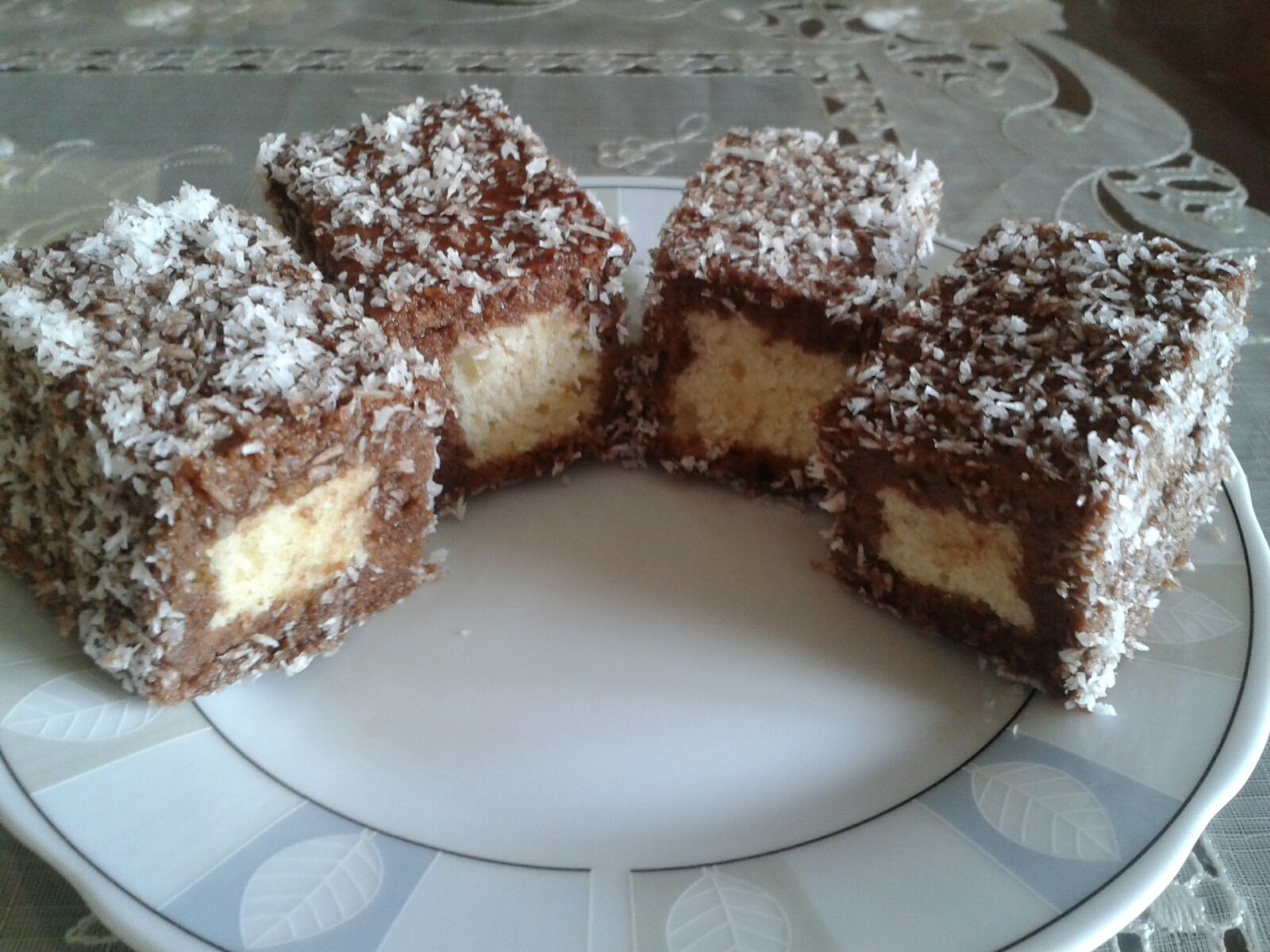 Кекс снежинка со сгущенкой