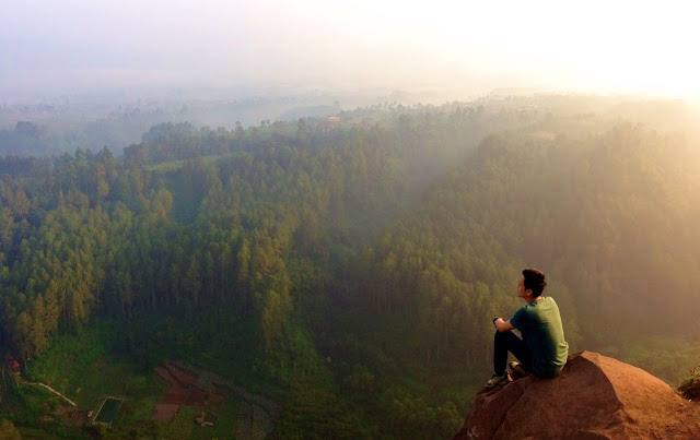 Jalan-jalan ke Tebing Keraton di bandung Jalan-jalan ke Tebing Keraton di bandung