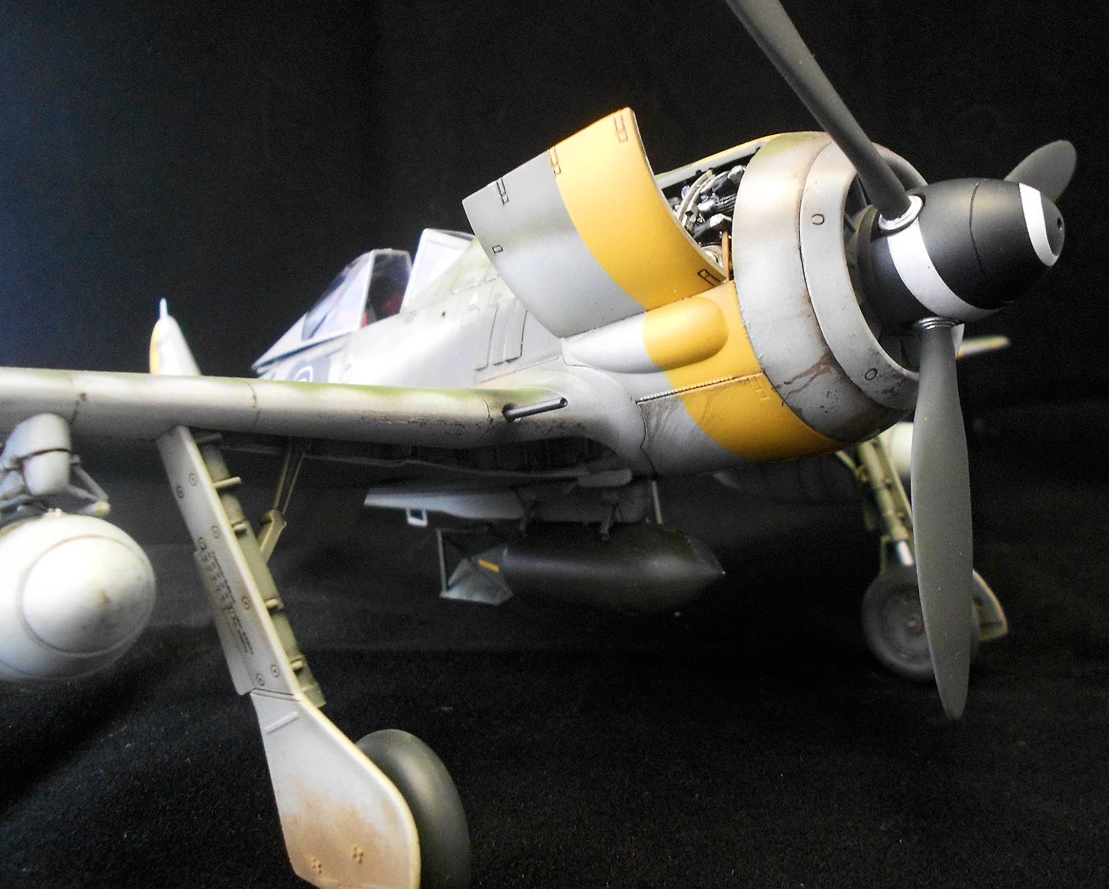 The Modelling News: builds Revell's new 1/32 Focke Wulf FW-190 F8 "Schlachter"