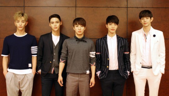 음중에서 제대로 꽈당한 남돌 | 인스티즈