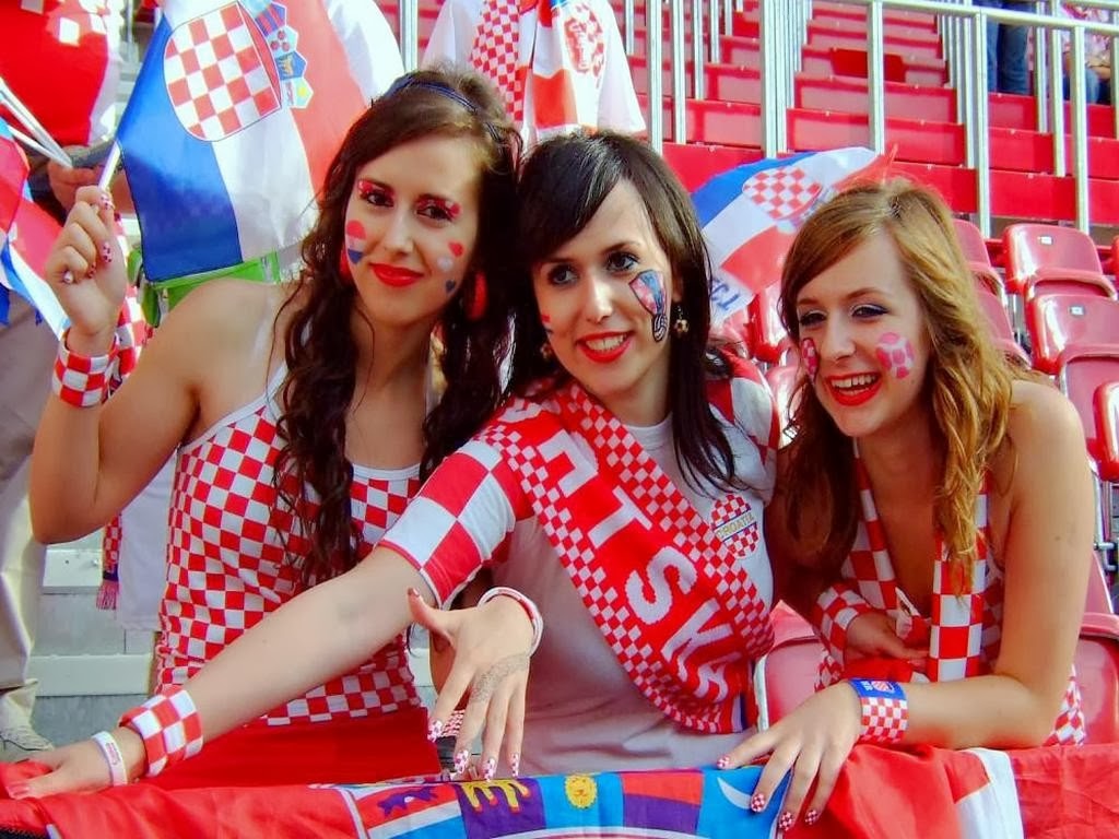 Reaganite Independent: Croatian Girls: Patriotic, Catholic- and Cute!1024 x 768
