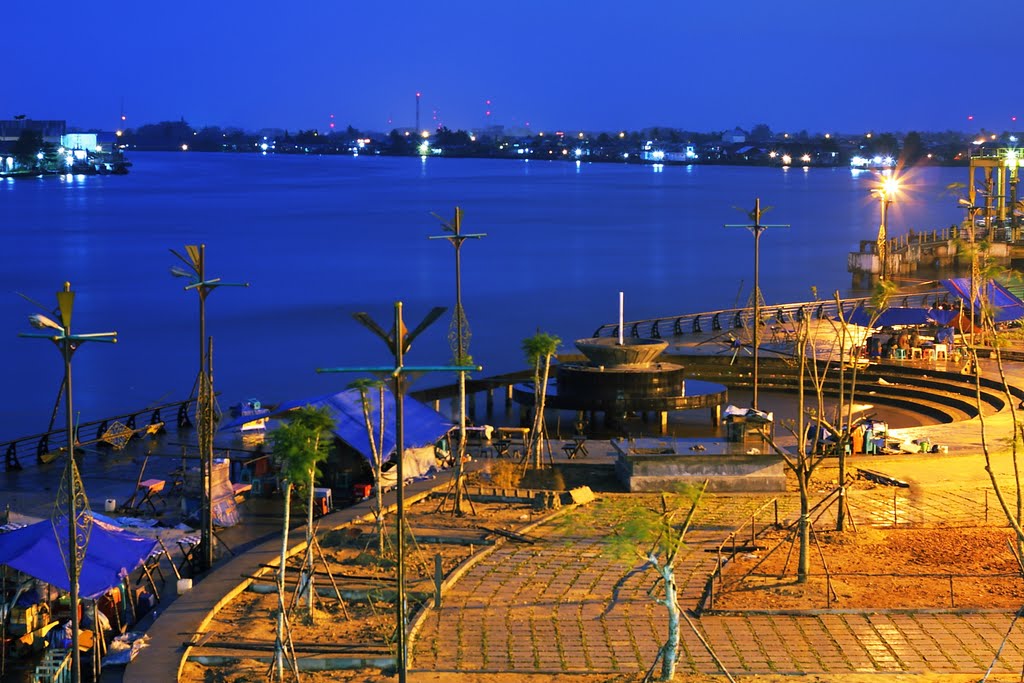 Taman Alun Kapuas-Kota Pontianak - Direktori Tempat Wisata