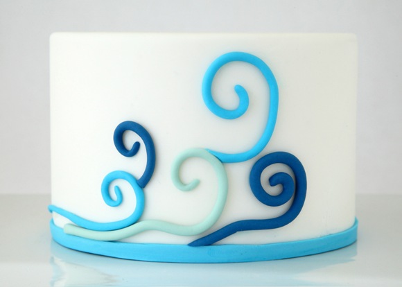 Trio of DIY Nautical Cakes Using Sugar Paste Fondant - via BirdsParty.com