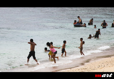 nnoart: Bermain air dan Berenang di Areia Branca beach Dili