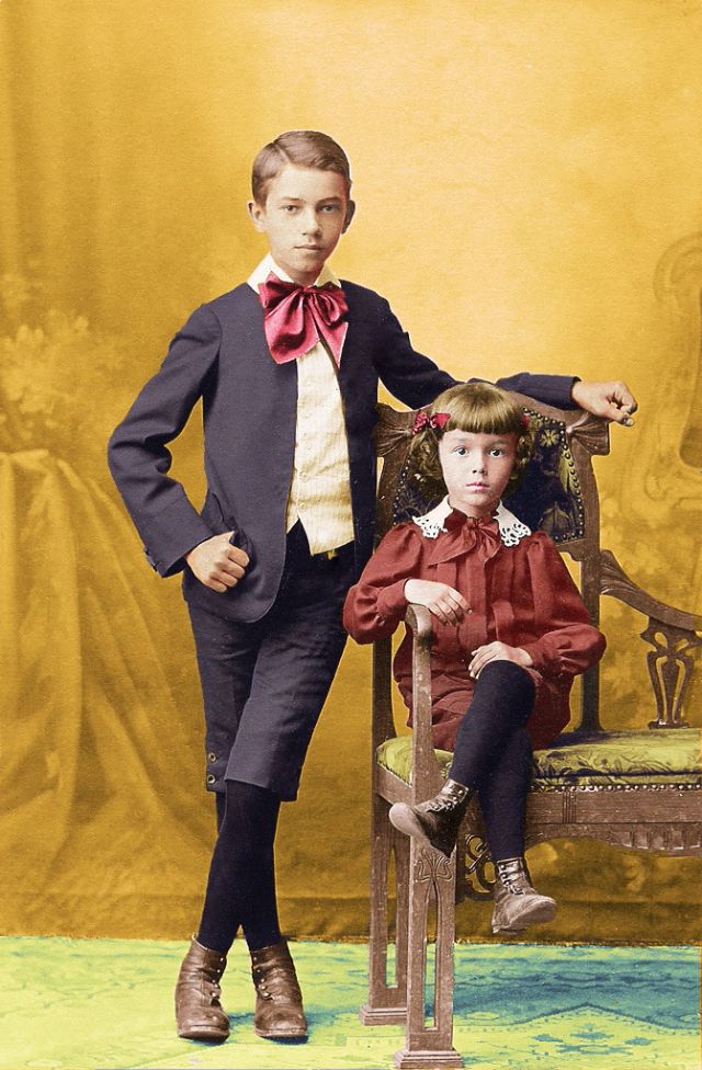 44 Incredible Colorized Photos That Show What Kids Wore Over 100 Years