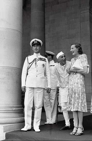 Mountbatten-Nehru-Edwina.jpg