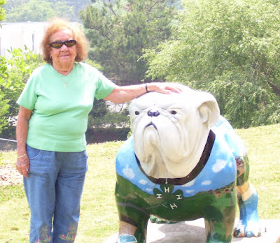 Reading, Engaging and Communicating with an Alzheimer's Patient Dotty and the Georgia Bulldog AlzheimersReadingRoom.com