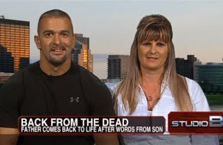 Ήταν νεκρός επί 45 λεπτά! Τον επανέφερε ο γιός του στη ζωή! [video] 