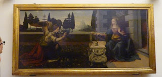 La Anunciación (1472–1475) de Leonardo da Vinci. La Anunciación (1472–1475) de Leonardo da Vinci.