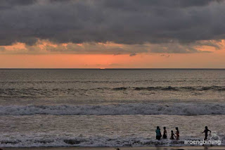 pantai batubelig kerobokan bali