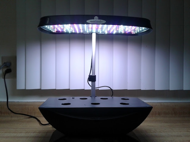Aerogarden showing the LED array Aerogarden showing the LED array