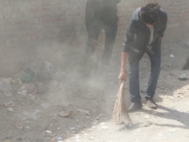 Liquor House conducts a cleanliness drive at Angel Mall Liquor House conducts a cleanliness drive at Angel Mall