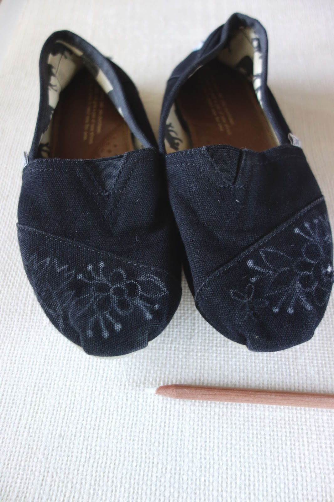 blah to TADA! How To Embroidered Shoes