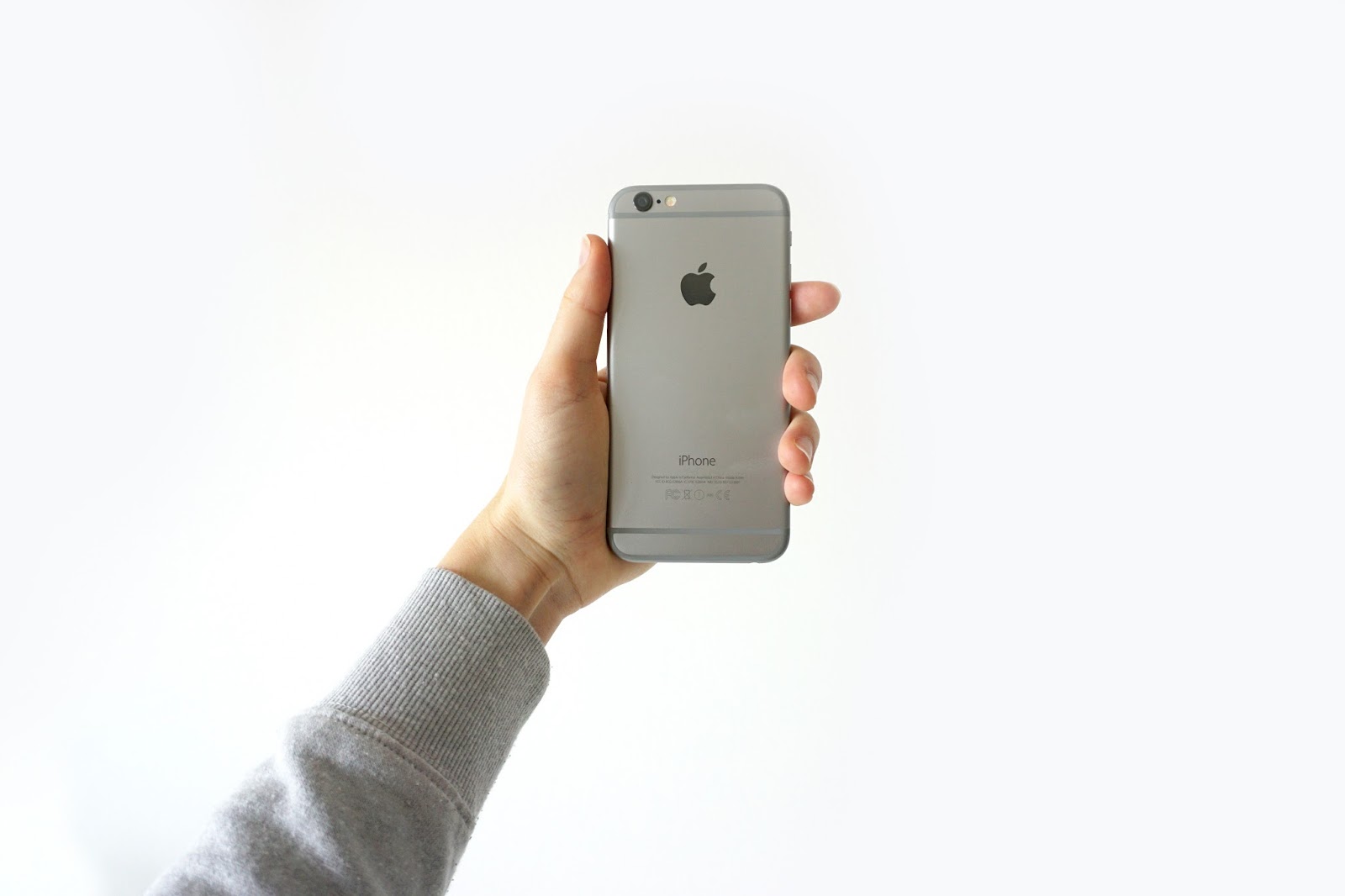 Why you shouldn't be scared of switching to iPhone? iphone, android vs ios, switch to iphone, iphone 6s, iphone 5s, is it worth to buy iphone, opinion about iphone, lifestyle blog
