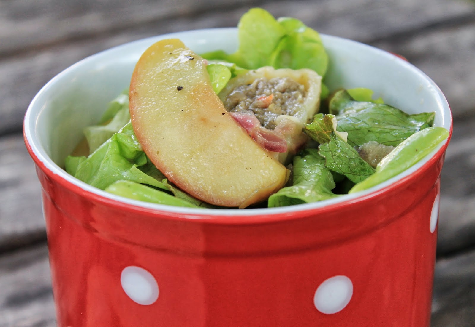 Svenja&amp;#39;s Koch- und Backblog: Maultaschen-Salat mit Apfel