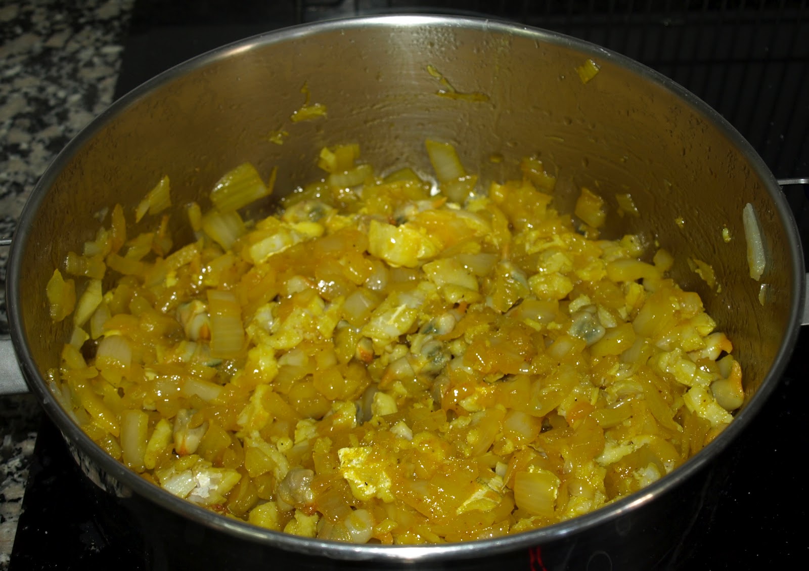 Cocinar es vivir y Bordar también Empanada de bacalo y berberechos