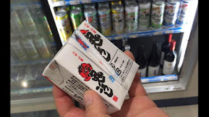 日本ではお酒がジュースのパックに詰められて売られてる