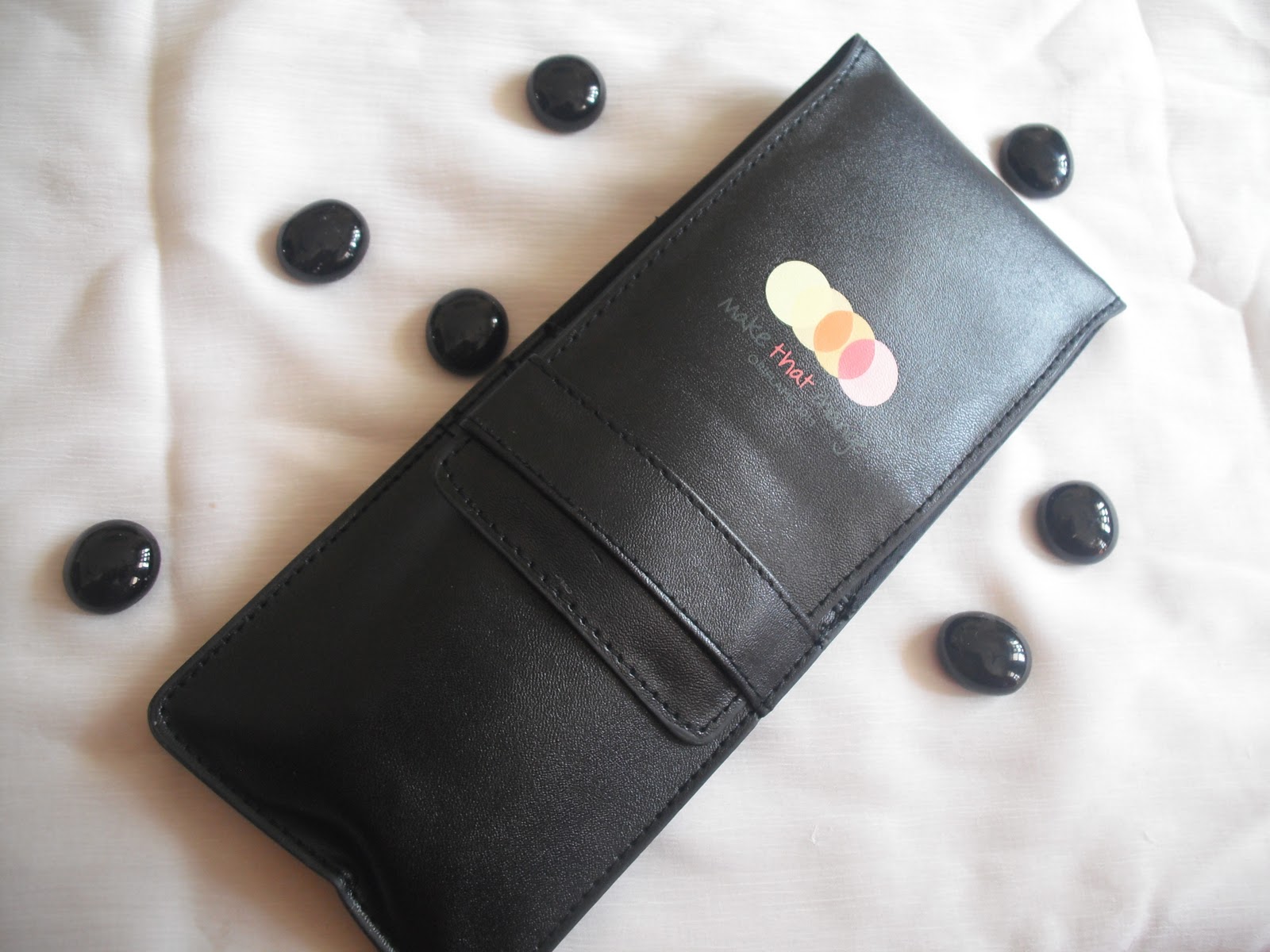 Vivacious Flair Oriflame Makeup Brush Set make that change 2011