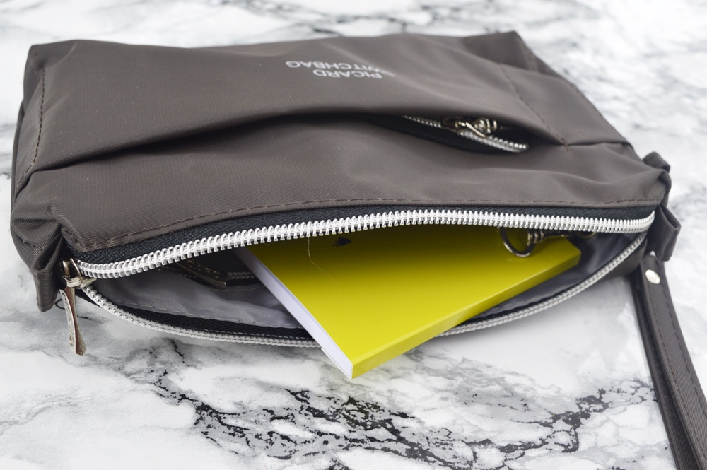 Switchbag, color Cafe, open and close up