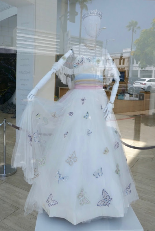 Vanessa Kirby Crown season 2 Princess Margaret gown