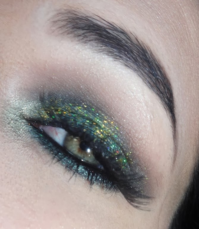 Maquiagem verde esmeralda com glitter Beauty Stop Blog