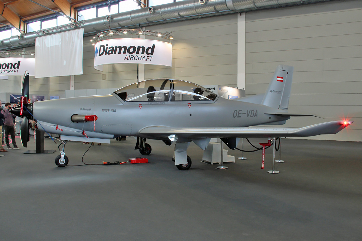 Eastwings Diamond DART450 * Diamond Aircraft Industries GmbH * OEVDA
