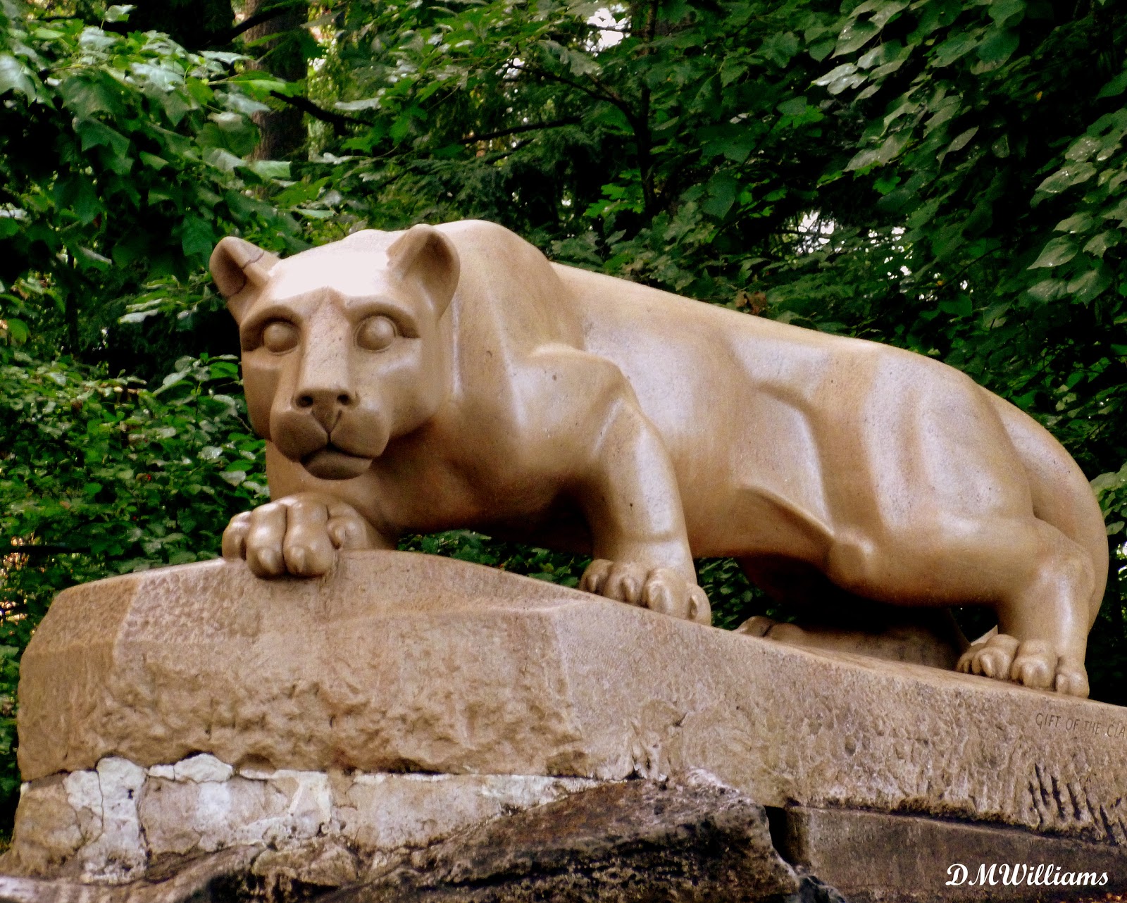 Penn State - Lion Statue 8"x10" Pen And Ink Print
