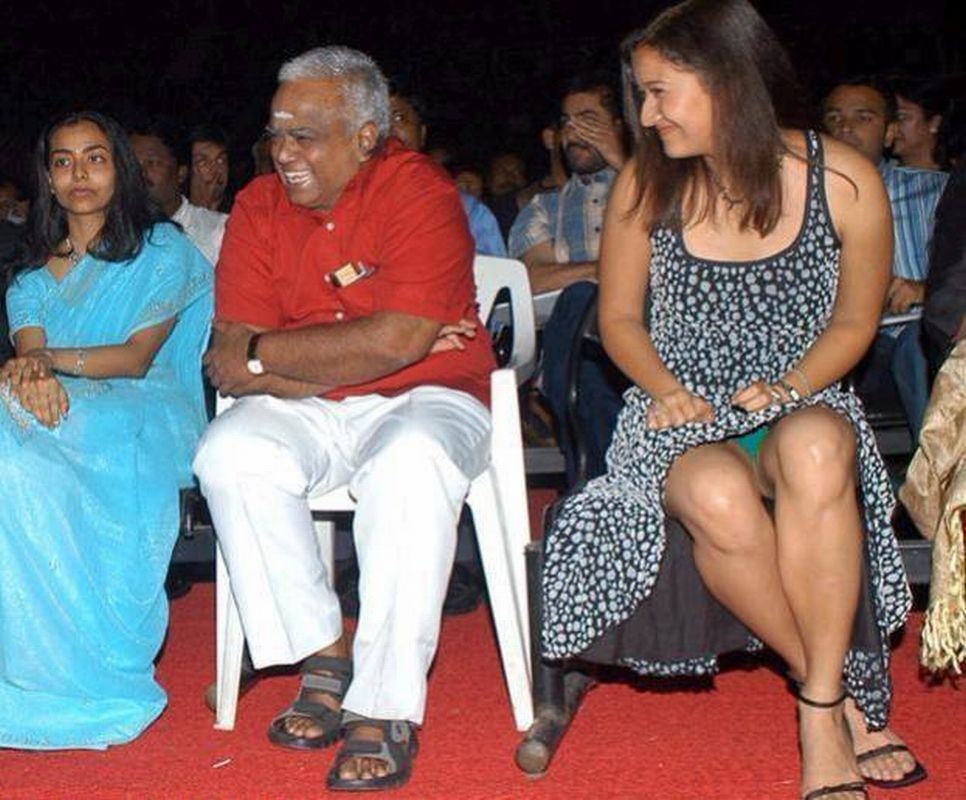 Wardrobe Malfunction Tamil