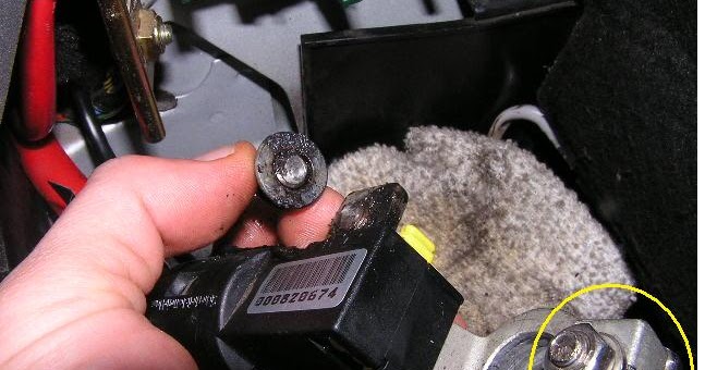 My BMW X3 2004: Battery T Shaped Screw / Bolt on Terminal