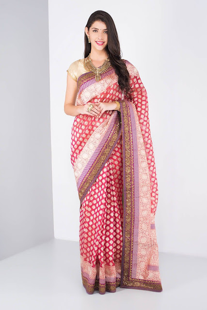 Beautiful Hot Indian Models in Saree High Resolution Wallpapers [HD]