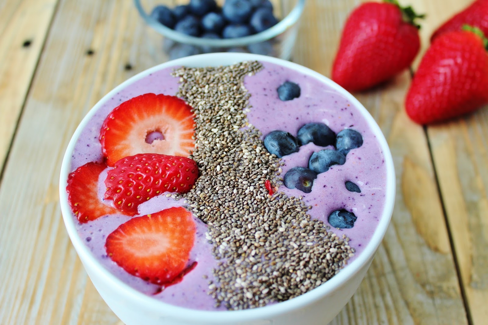 Berry Mud Power Smoothie Bowl