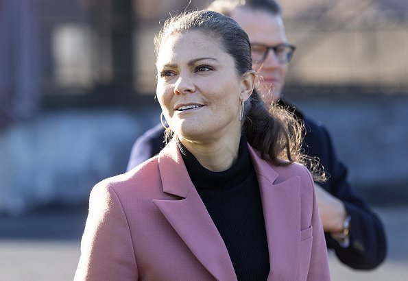 Crown Princess Victoria wore Rodebjer Nera Pink Blazer. Crown Princess wore a pink blazer by Rodebjer. visit to Activity Prevents