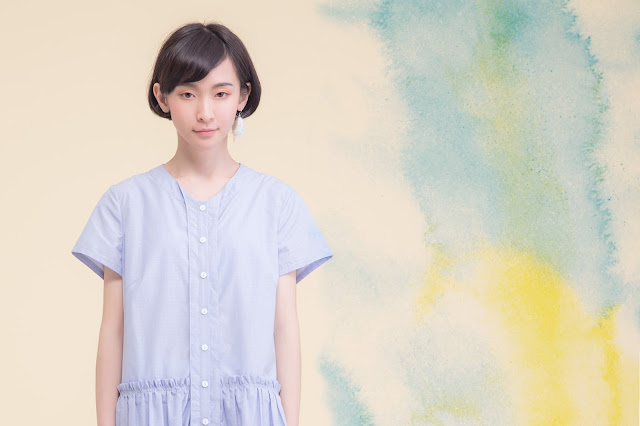 莫比斯圓環花圈排釦純棉短袖洋裝